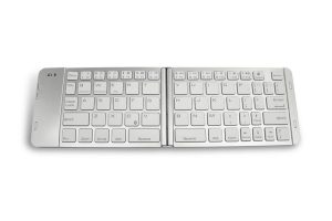 Foldable Bluetooth keyboard in silver