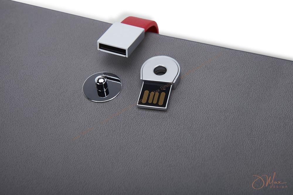 USB flash drive magnetic closure of notepad