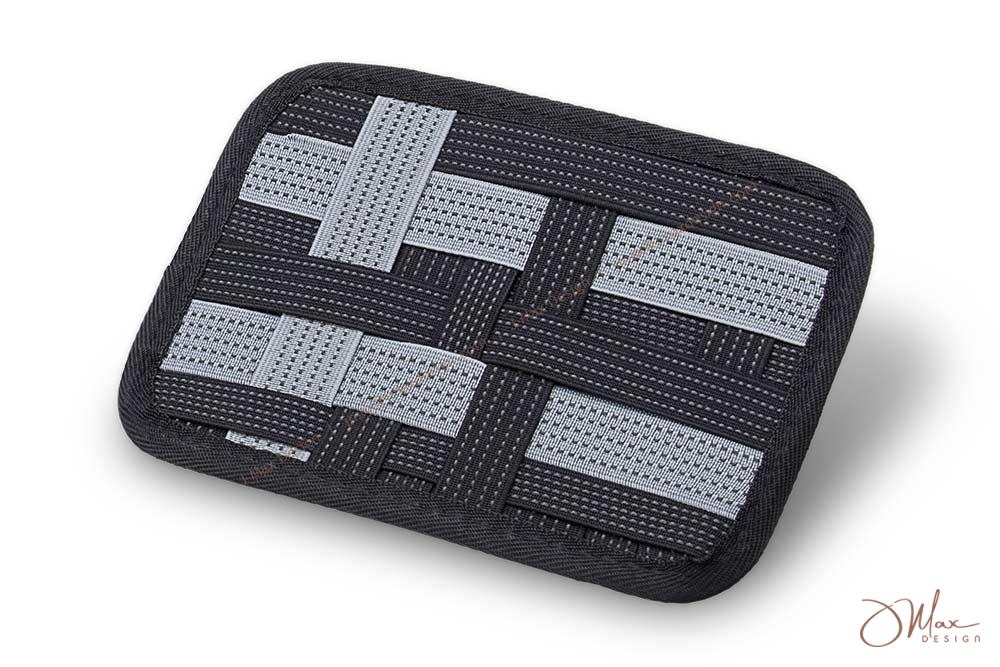 Elastic grid storage board with anti-slip elastic bands