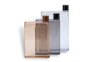 Flat water bottles in 3 colors