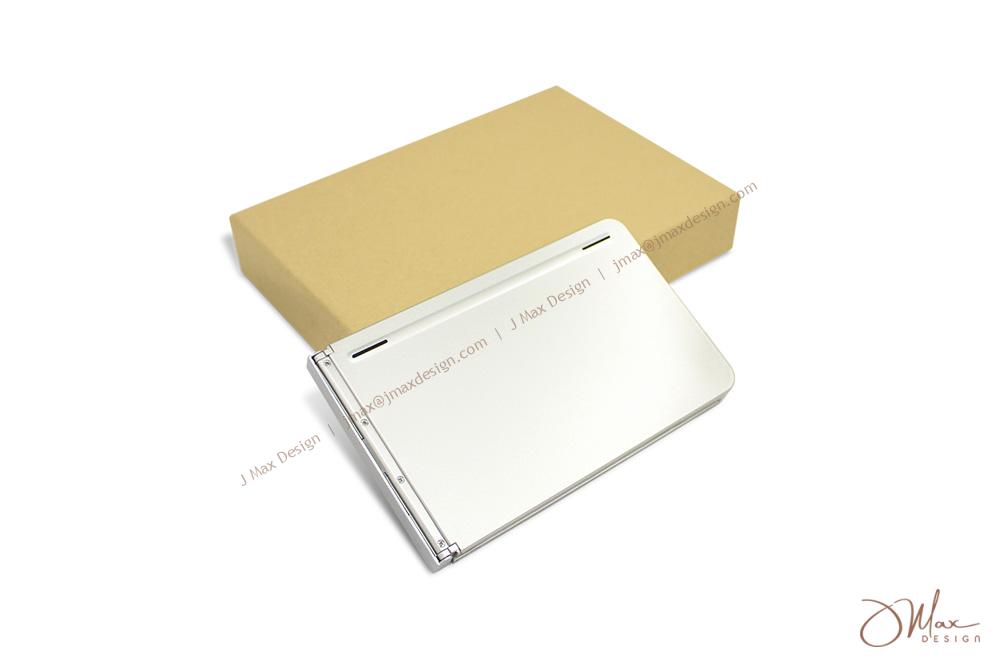 Folding BT keyboard in silver color Folding BT keyboard with packing box