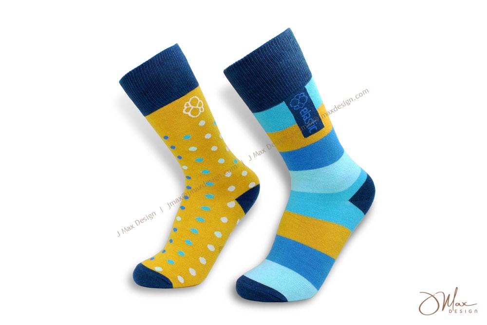 Knitted, jacquard socks with customized logo pattern
